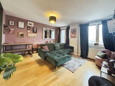 Umbriel Place, 1 bedroom Flat for sale, &pound;60,000