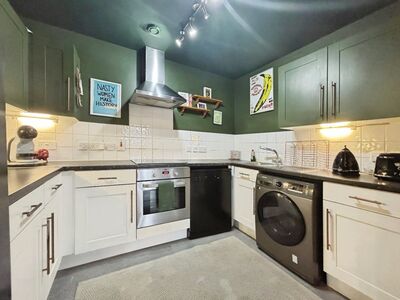 Umbriel Place, 1 bedroom Flat for sale, &pound;60,000