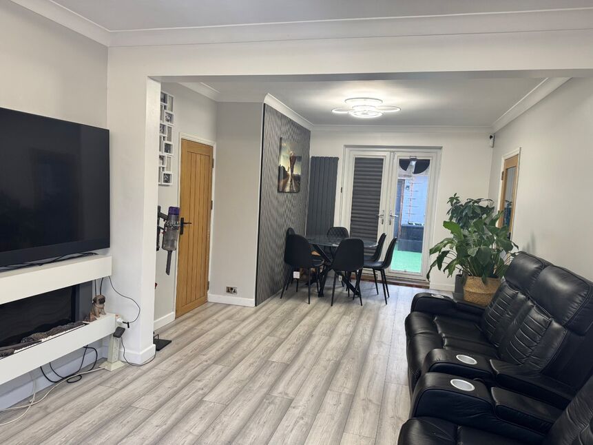 Main image of 2 bedroom Semi Detached House for sale, Chalk Road, London, E13