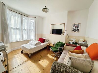 3 bedroom Mid Terrace House for sale