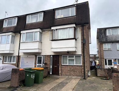 Atkinson Road, 4 bedroom End Terrace House for sale, &pound;500,000