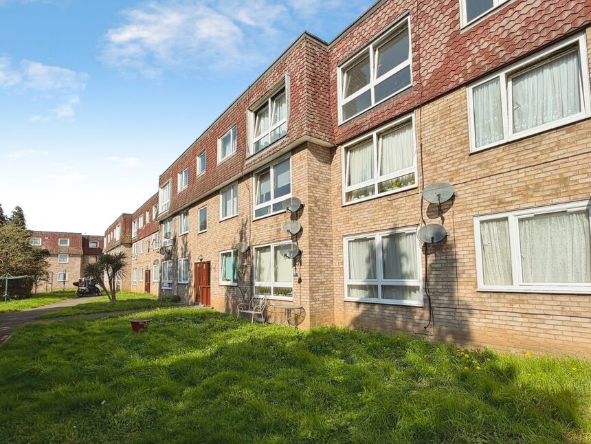 Main image of 1 bedroom Flat to rent, Church Street, Dagenham, RM10