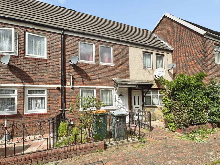 Main image of 3 bedroom Mid Terrace House for sale, Hyde Close, London, E13