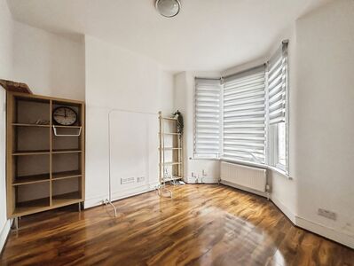 Chargeable Street, 2 bedroom Mid Terrace House for sale, &pound;425,000