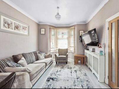 2 bedroom Mid Terrace House for sale