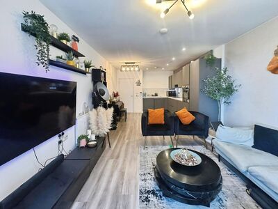 Green Street, 3 bedroom Flat for sale, &pound;500,000