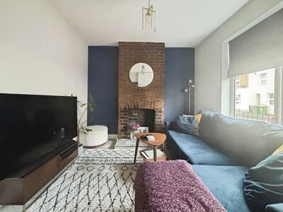 Garfield Road, 2 bedroom Mid Terrace House for sale, &pound;385,000