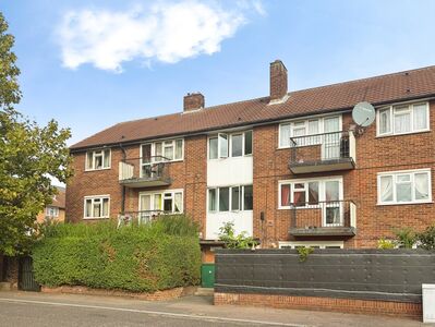 South Molton Road, 1 bedroom Flat to rent, &pound;1,525 pcm