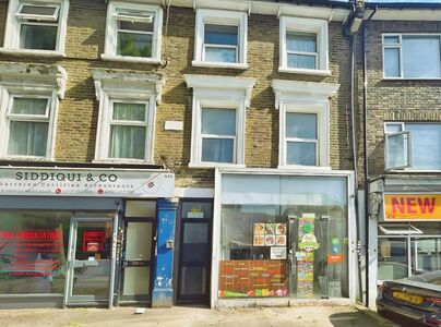 Barking Road, 3 bedroom Flat to rent, &pound;2,250 pcm