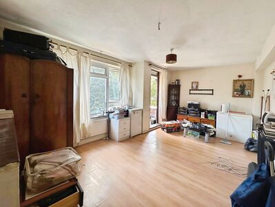 3 bedroom Flat for sale