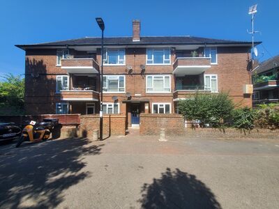 Wren Close, 3 bedroom Flat for sale, &pound;300,000