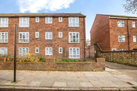 Balaam Street, 2 bedroom Flat to rent, &pound;1,750 pcm