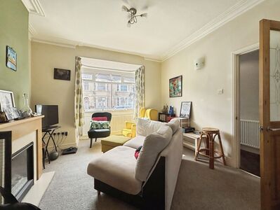 2 bedroom Mid Terrace House for sale