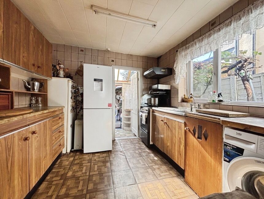 Main image of 2 bedroom Mid Terrace House for sale, Glasgow Road, London, E13