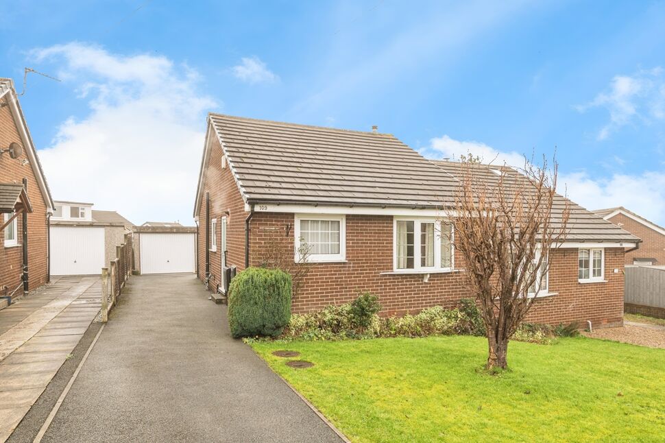 Main image of 2 bedroom Semi Detached Bungalow for sale, Park Lea, Bradley, Huddersfield, West Yorkshire, HD2