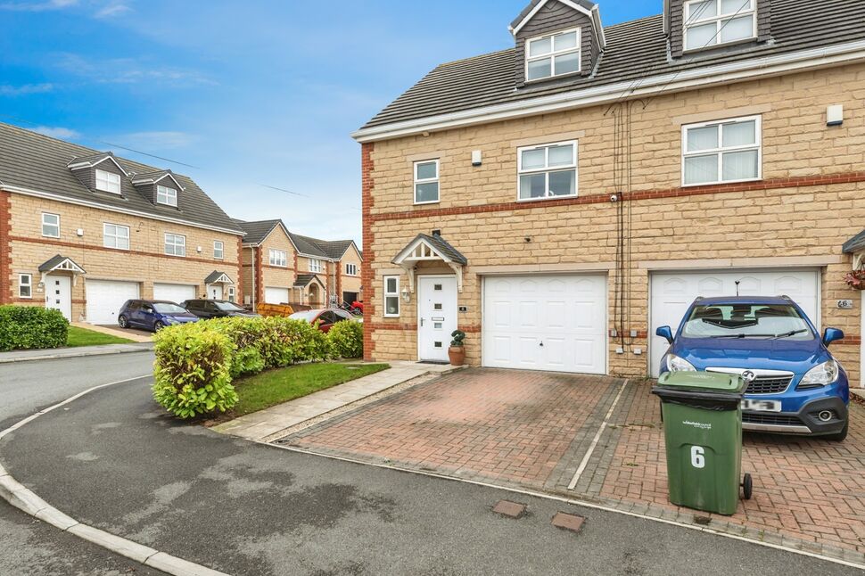 Main image of 3 bedroom Semi Detached House for sale, Hawthorn Way, Pontefract, West Yorkshire, WF8
