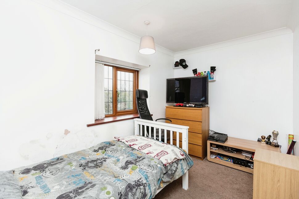 4 bedroom Mid Terrace Property for sale, Carleton Road, Pontefract, WF8 £165,000