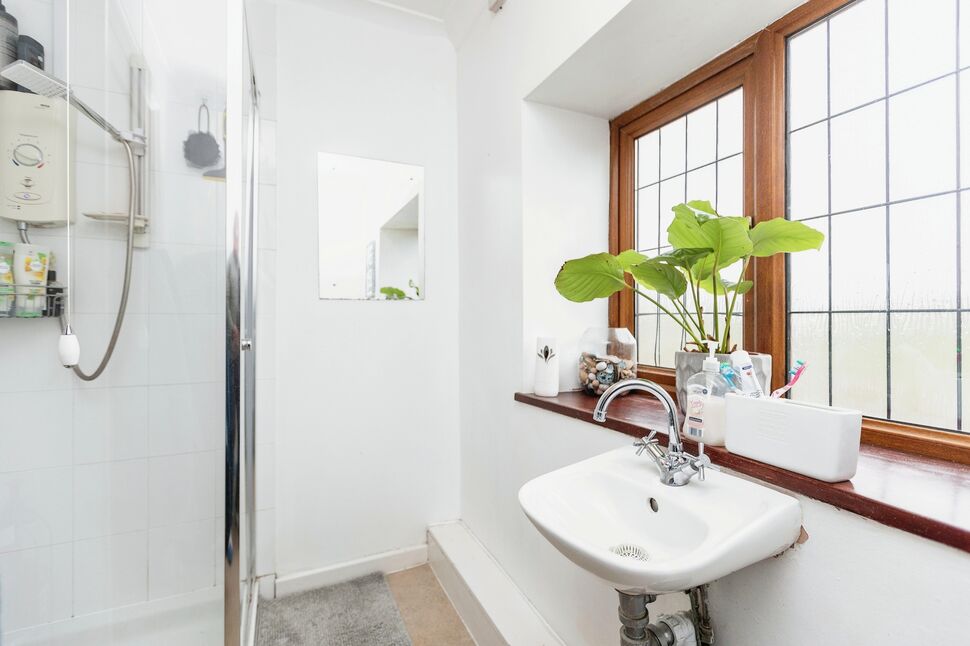 4 bedroom Mid Terrace Property for sale, Carleton Road, Pontefract, WF8