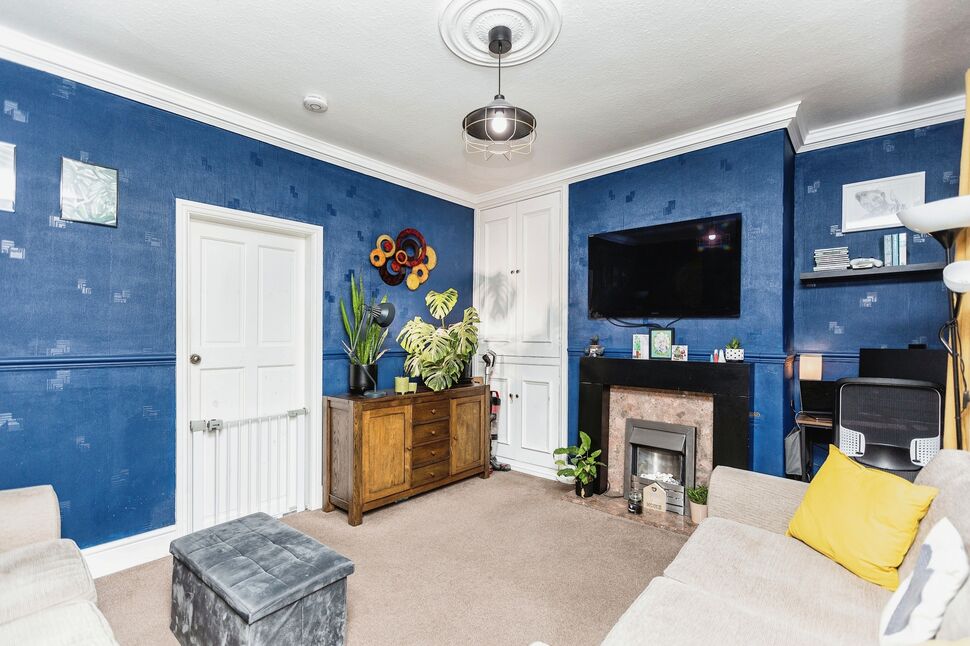 4 bedroom Mid Terrace Property for sale, Carleton Road, Pontefract, WF8