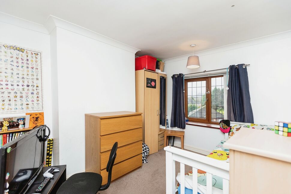 4 bedroom Mid Terrace Property for sale, Carleton Road, Pontefract, WF8 £165,000