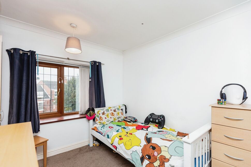 4 bedroom Mid Terrace Property for sale, Carleton Road, Pontefract, WF8 £165,000