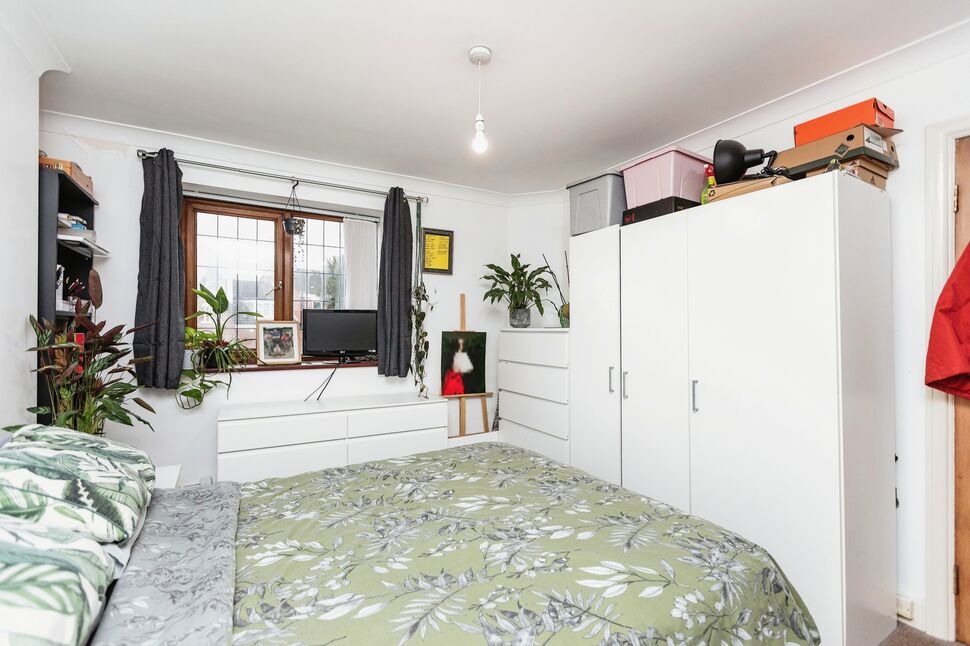 4 bedroom Mid Terrace Property for sale, Carleton Road, Pontefract, WF8 £165,000