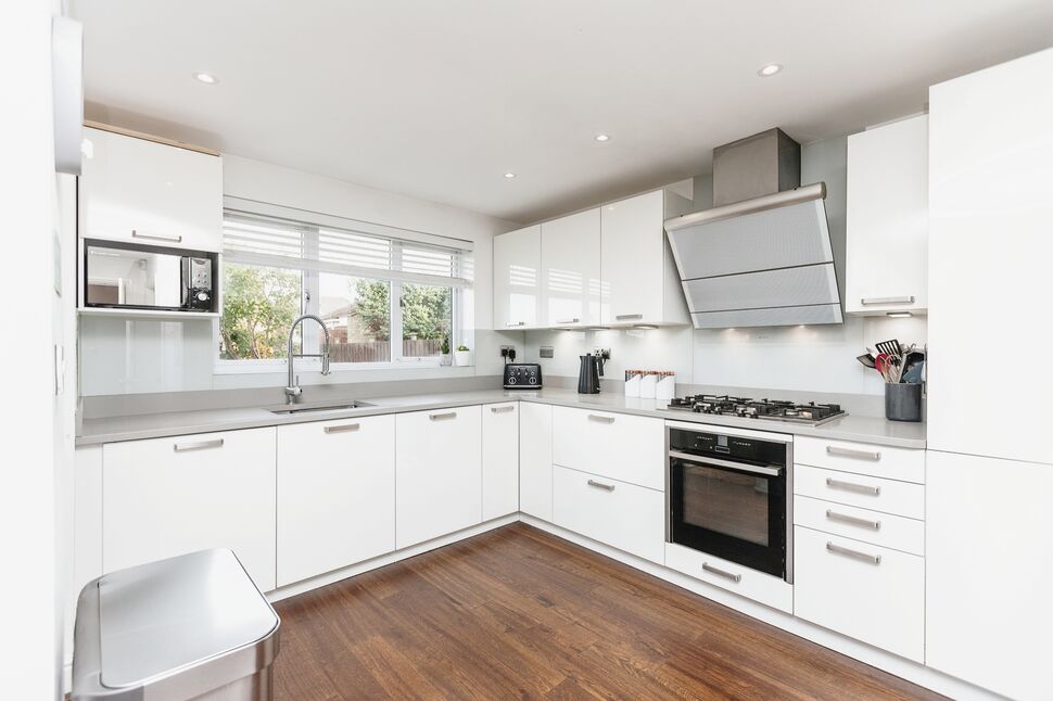 4 bedroom Detached House for sale, Willow Bank Drive, Pontefract, WF8