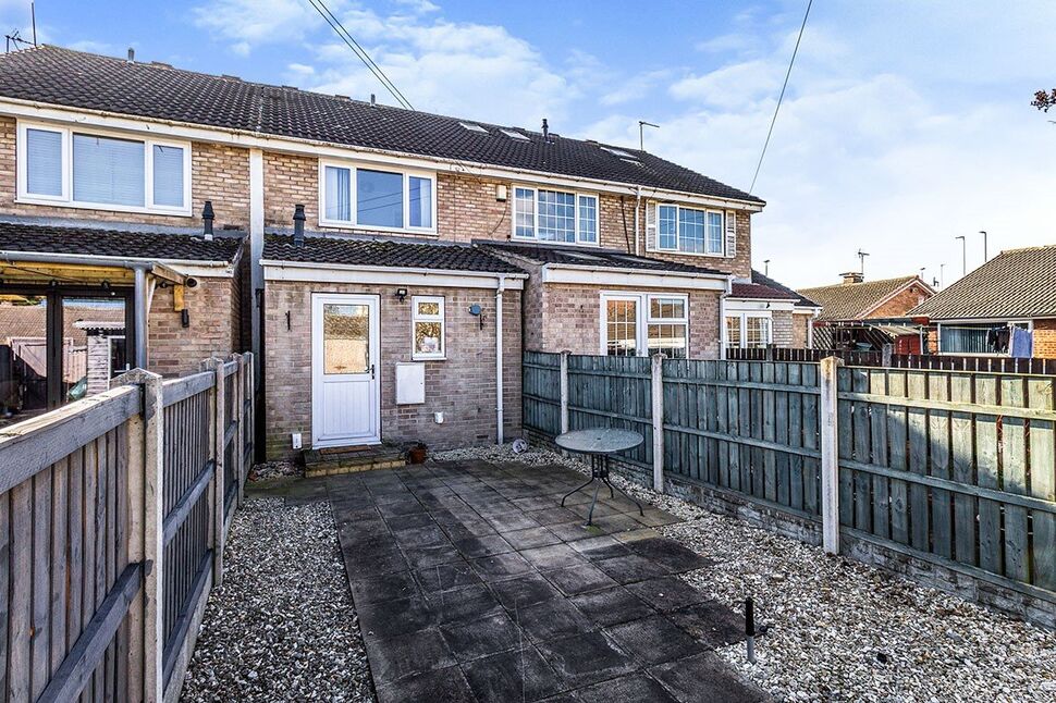 2 bedroom Mid Terrace House for sale, Hill Top Mews, Knottingley, WF11