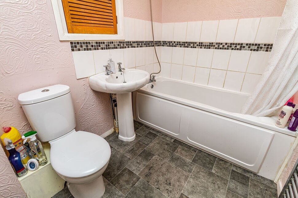 2 bedroom Mid Terrace House for sale, Hill Top Mews, Knottingley, WF11