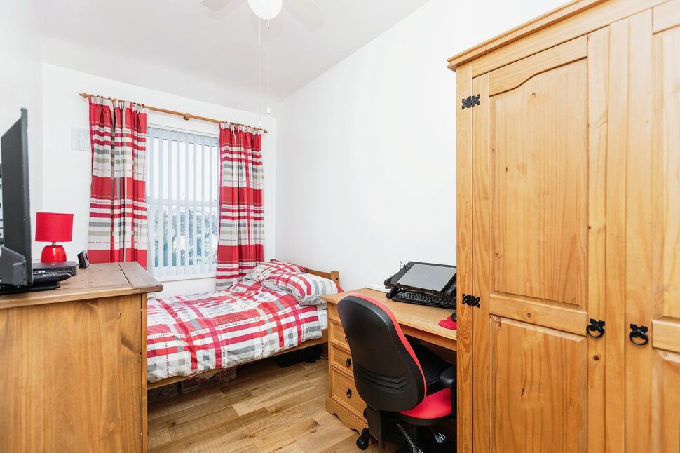 2 bedroom Mid Terrace House for sale, Willow Lane, Featherstone, WF7