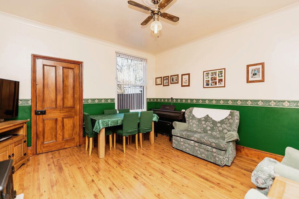 2 bedroom Mid Terrace House for sale, Willow Lane, Featherstone, WF7