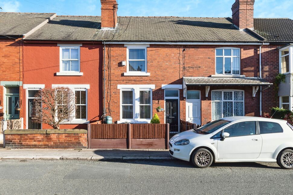 2 bedroom Mid Terrace House for sale, Willow Lane, Featherstone, WF7