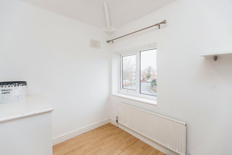 3 bedroom End Terrace House for sale, Pinders Garth, Knottingley, WF11