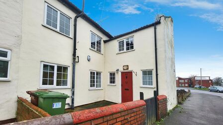 Marsh End, 3 bedroom End Terrace House to rent, £825 pcm