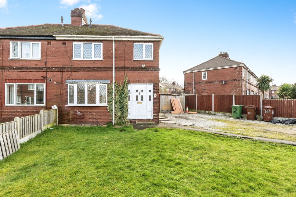 2 bedroom Mid Terrace House for sale, Willow Lane, Featherstone, WF7 £160,000