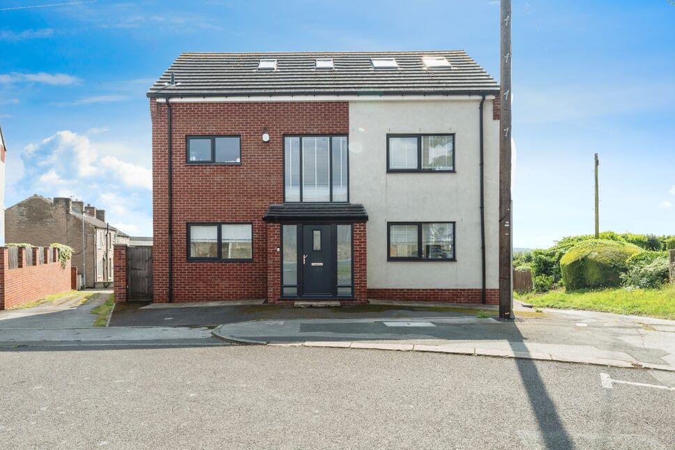 Main image of 4 bedroom Detached House for sale, Ackton Lane, Featherstone, West Yorkshire, WF7