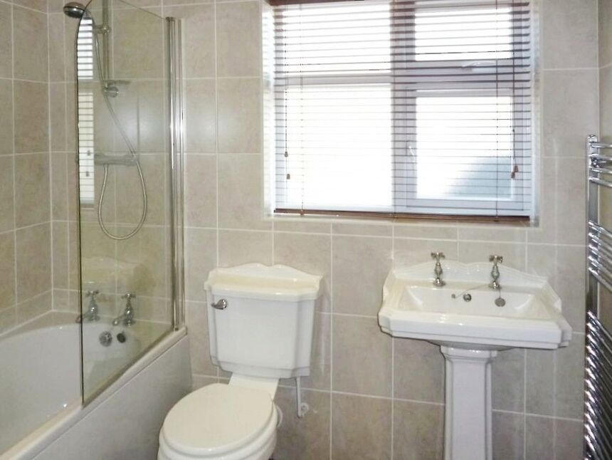 3 bedroom Detached Bungalow to rent, Mayors Walk, Pontefract, WF8 £