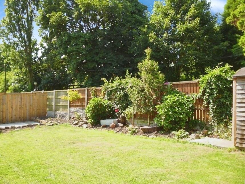 3 bedroom Detached Bungalow to rent, Mayors Walk, Pontefract, WF8 £