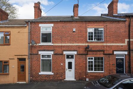 Queen Street, 2 bedroom Mid Terrace House for sale, £130,000