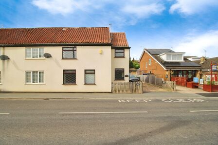 Estcourt Road, 3 bedroom Semi Detached House to rent, £995 pcm