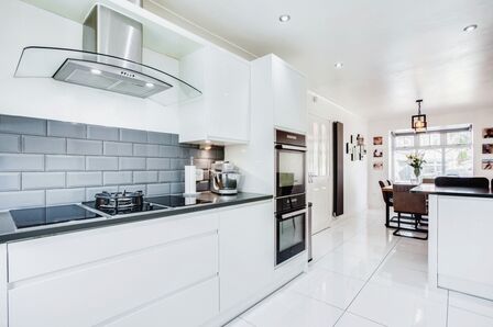 Linton Rise, 4 bedroom Detached House for sale, £365,000