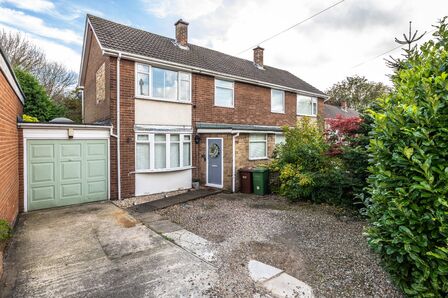 Kings Close, 3 bedroom Semi Detached House for sale, £255,000