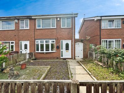 Chequerfield Avenue, 3 bedroom Mid Terrace House to rent, £925 pcm