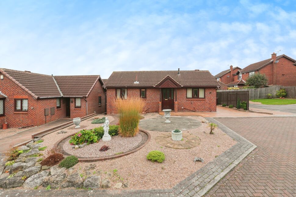 2 bedroom Detached Bungalow for sale