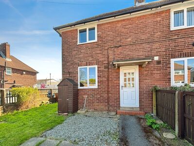 Queens Square, 2 bedroom End Terrace House to rent, £795 pcm