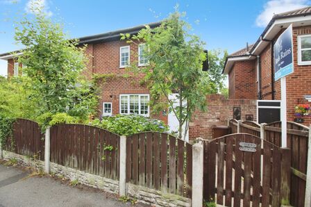 Chequerfield Road, 3 bedroom Semi Detached House for sale, £190,000