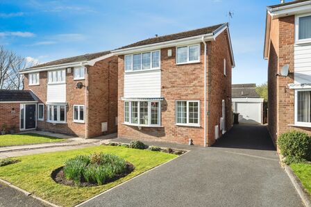 Walnut Drive, 3 bedroom Detached House for sale, £230,000