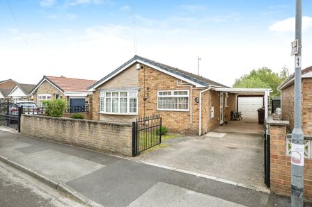 Downland Crescent, 2 bedroom Detached Bungalow for sale, £195,000