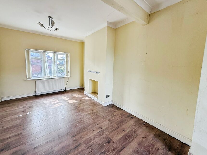 Lounge / Dining Area
