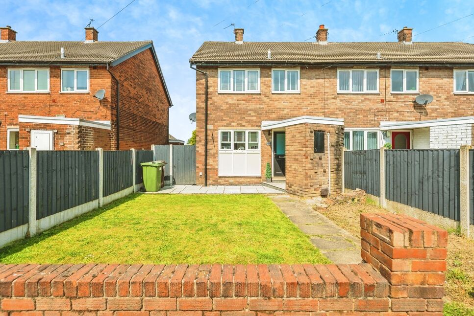 2 bedroom End Terrace House for sale